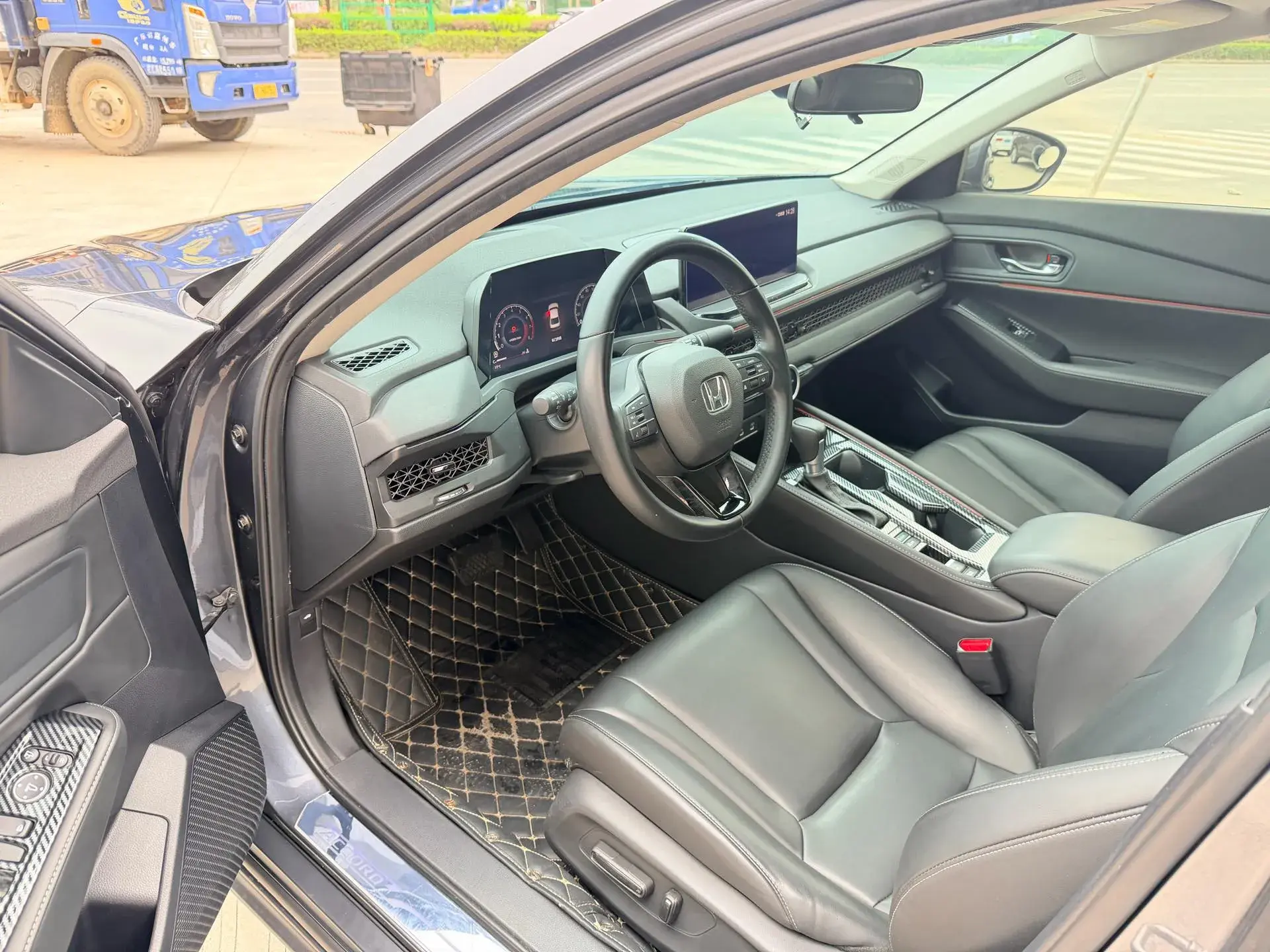 2023 HONDA ACCORD thumbnail 4