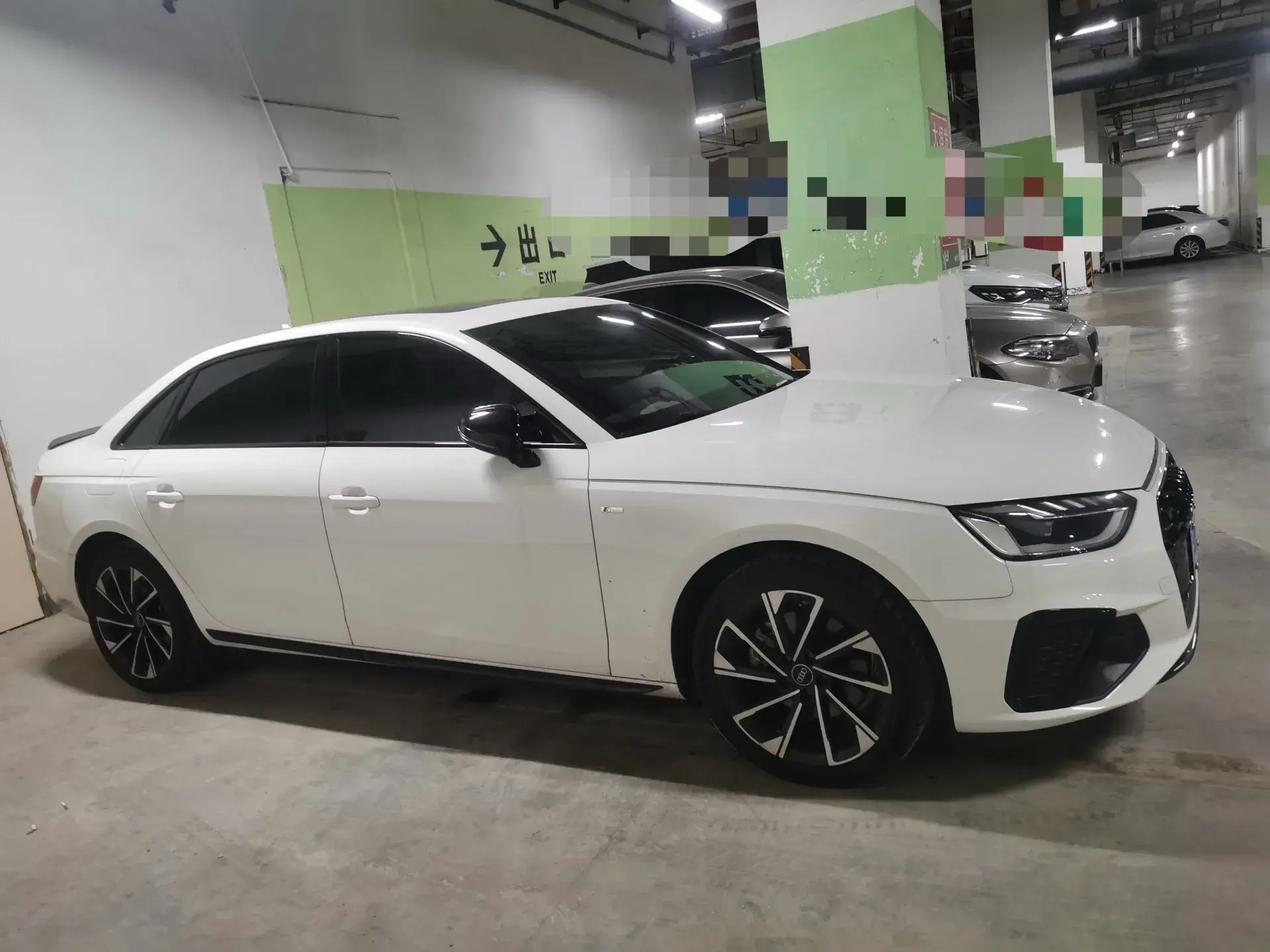 2023 AUDI A4L thumbnail 4