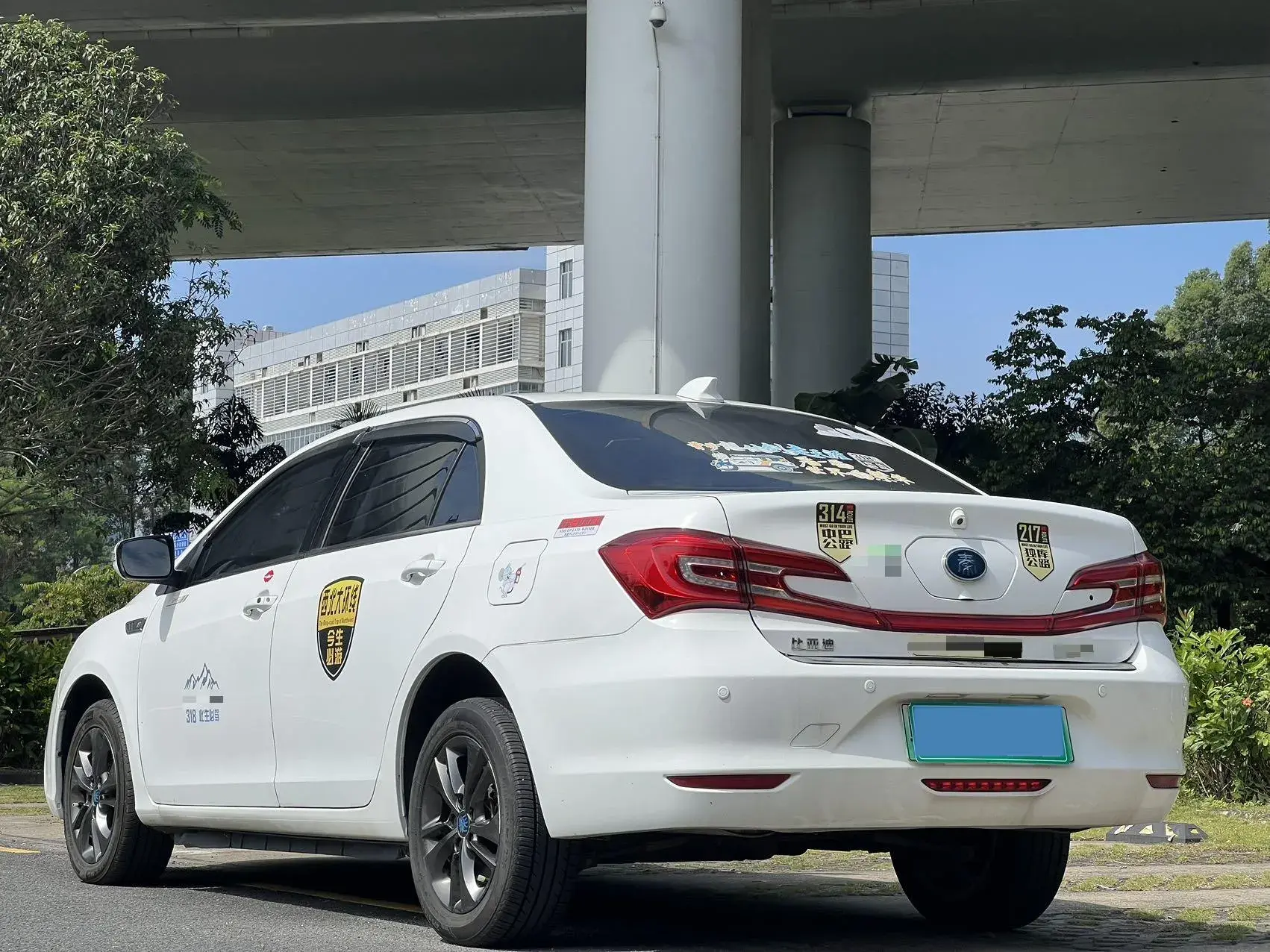 2017 BYD QIN thumbnail 4