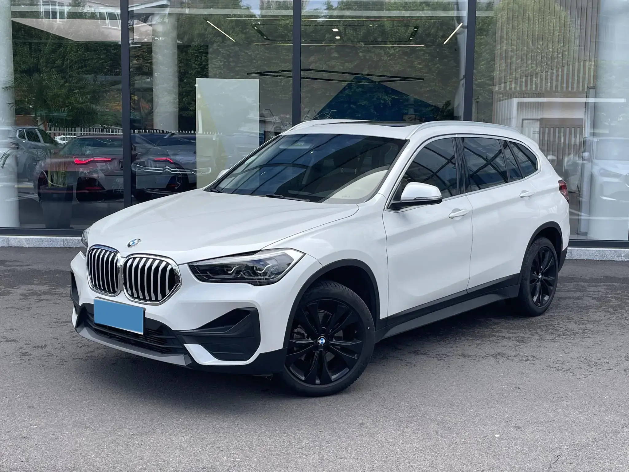 2020 BMW X1 view 1
