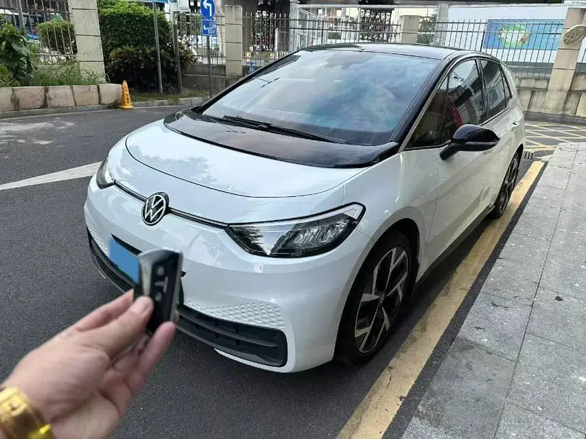 2024 VOLKSWAGEN ID.3 view 1