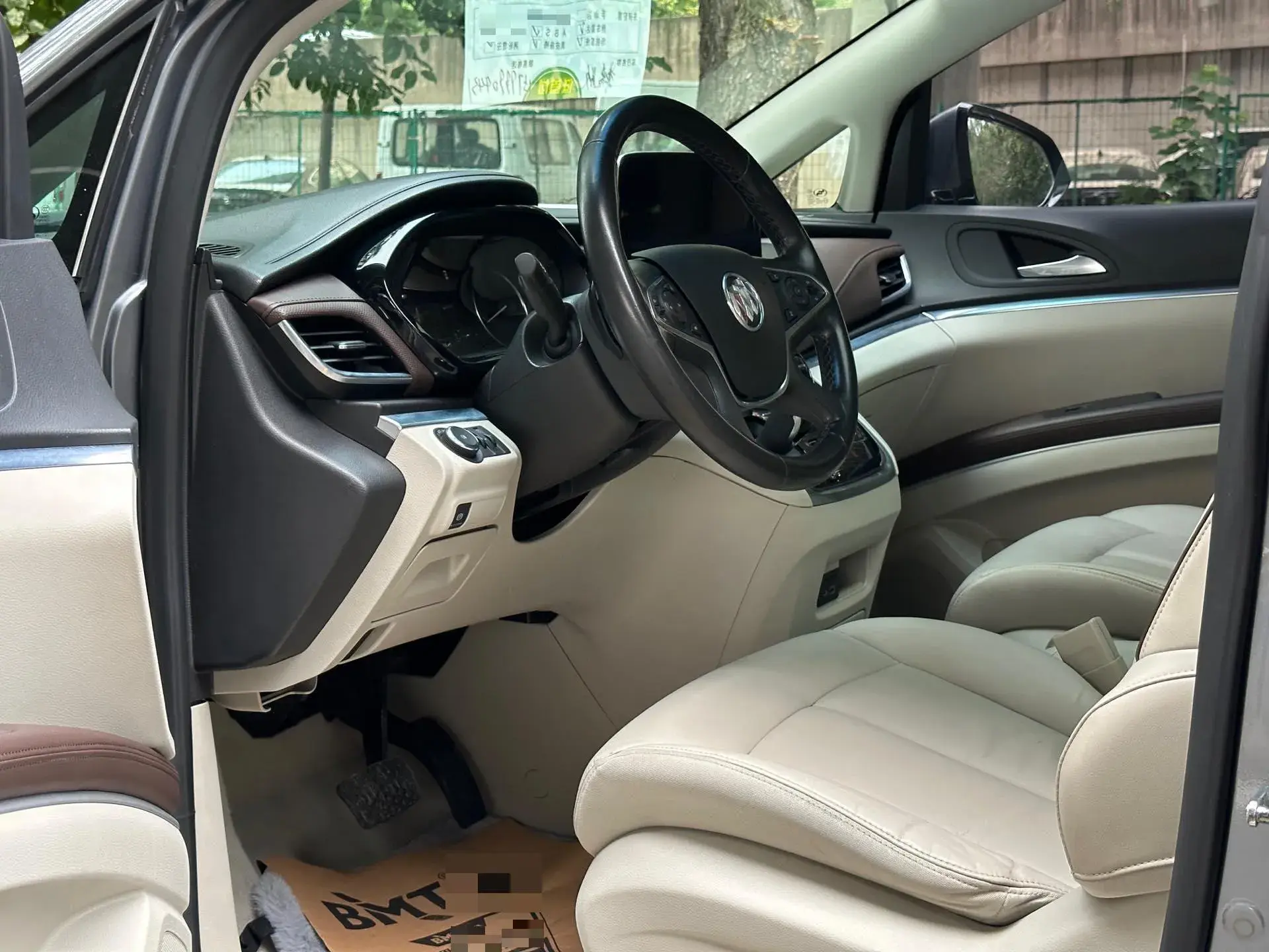 2021 BUICK GL8 thumbnail 3