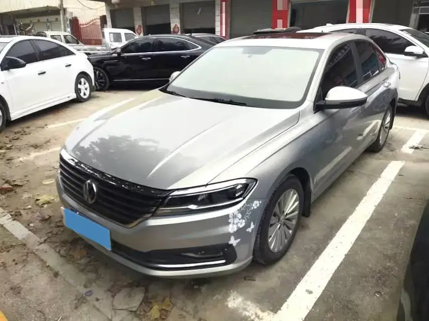 2019 VOLKSWAGEN LAVIDA view 1