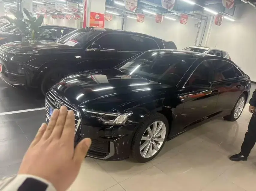 2021 AUDI A6L view 1