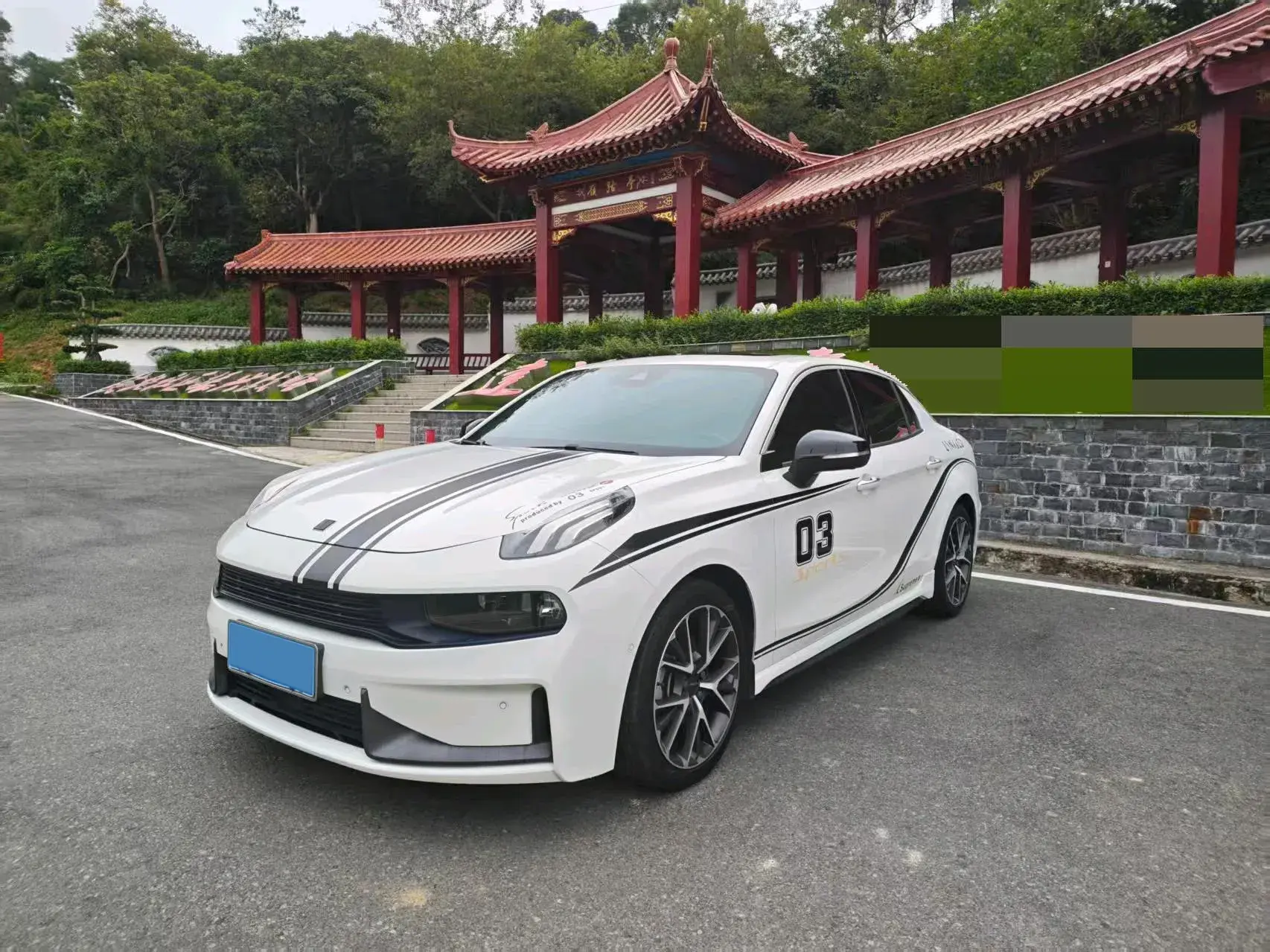 2018 LYNK&CO 03 view 1