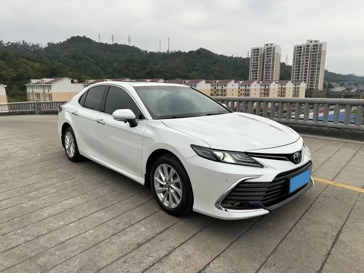 2021 TOYOTA CAMRY thumbnail 2