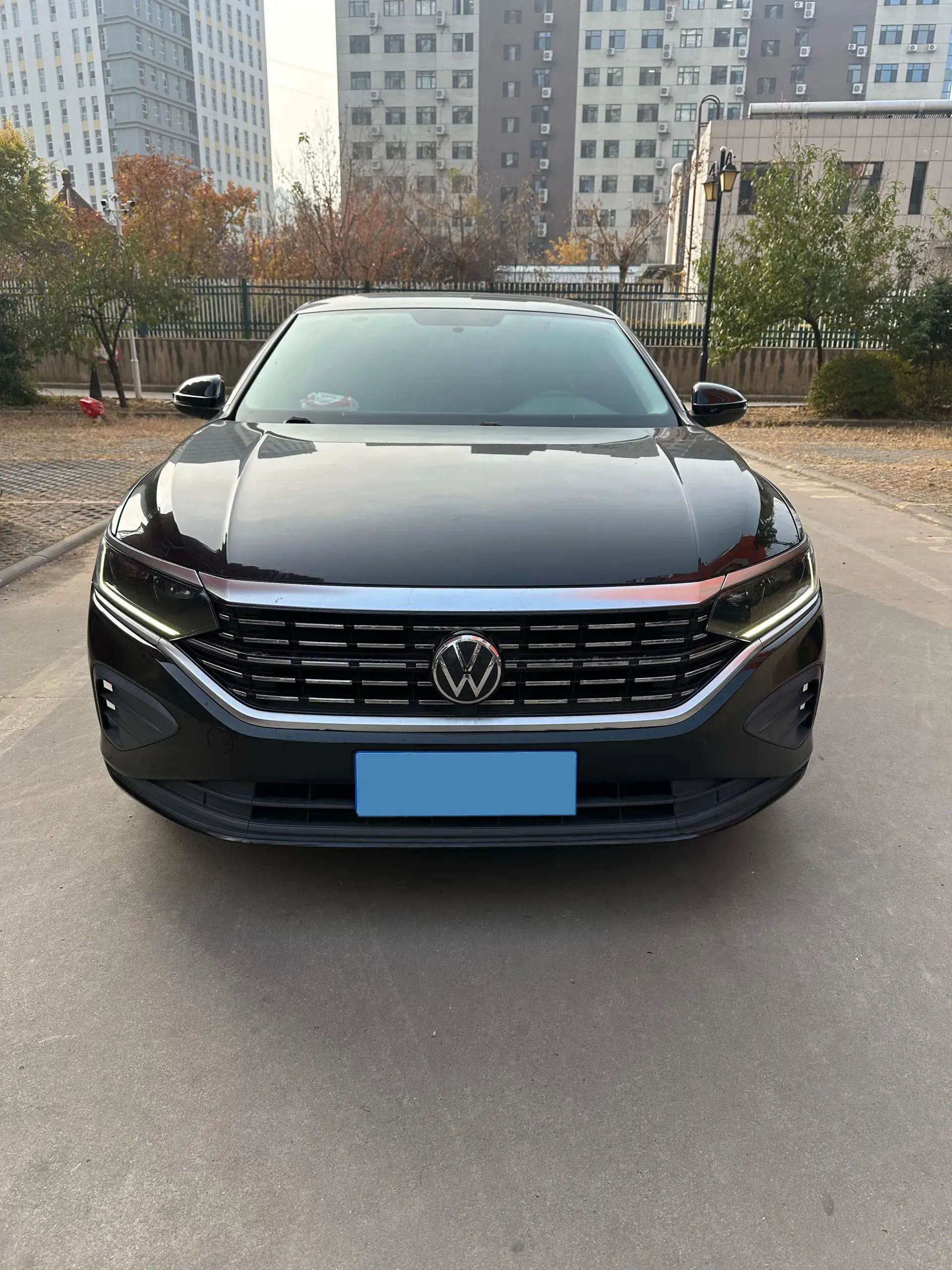 2022 VOLKSWAGEN PASSAT thumbnail 2