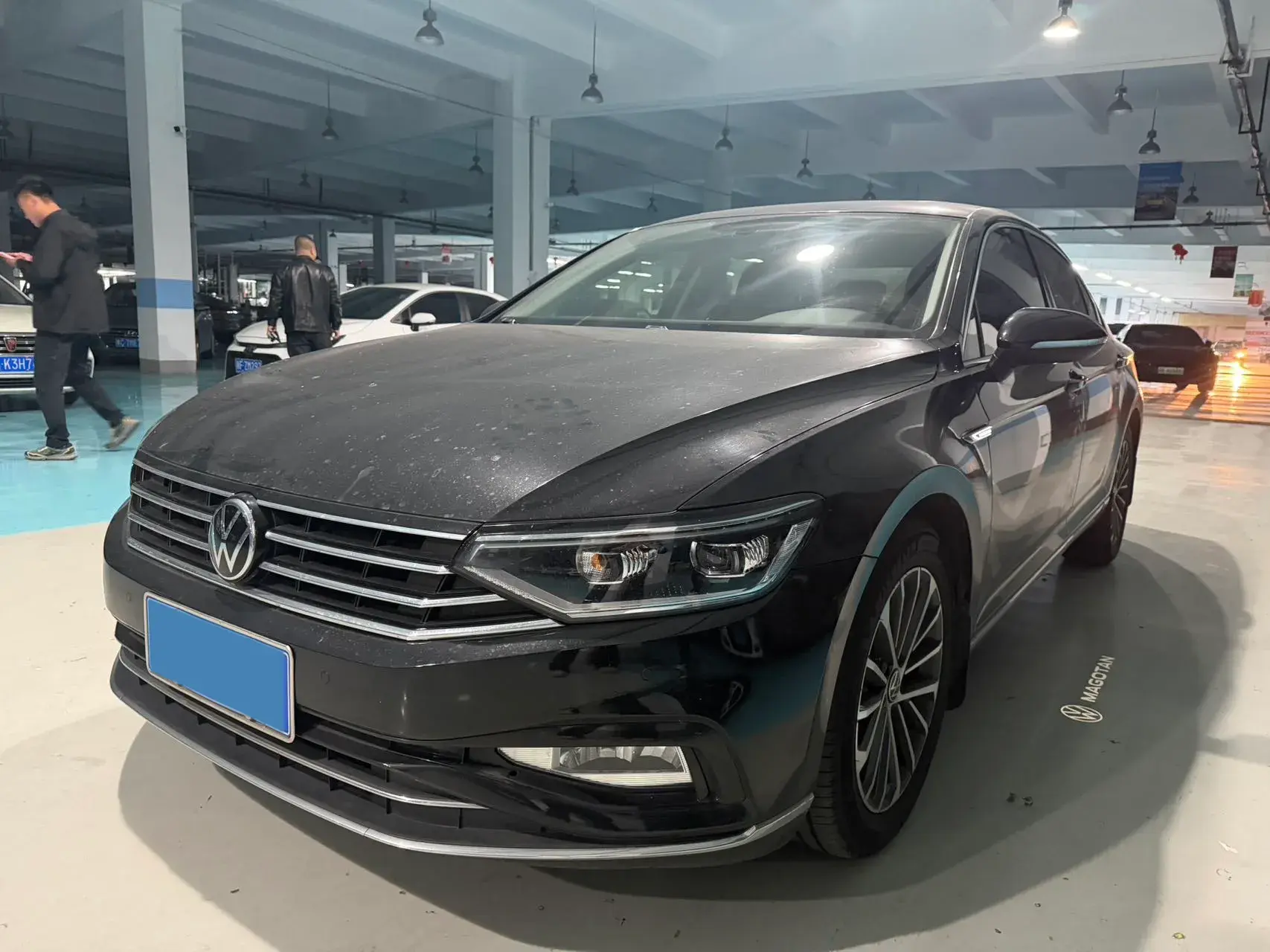 2020 VOLKSWAGEN MAGOTAN view 1