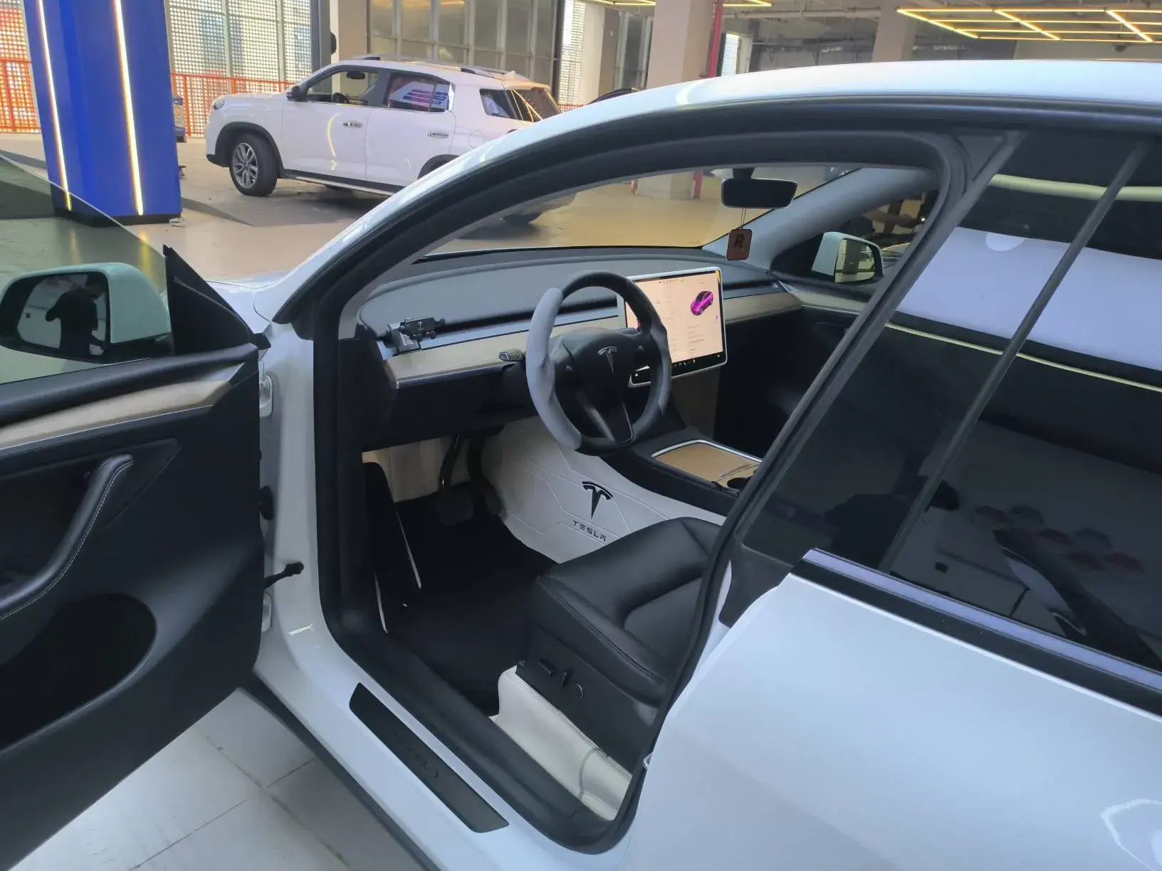 2022 TESLA MODEL thumbnail 3