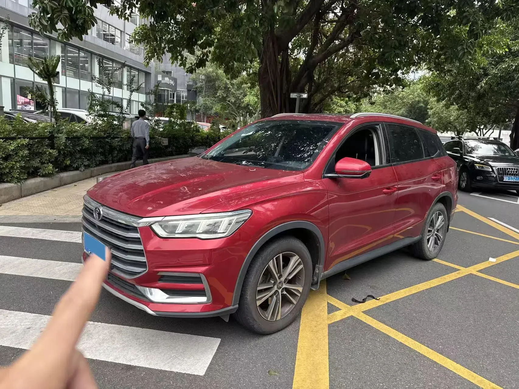 2019 BYD SONG view 1