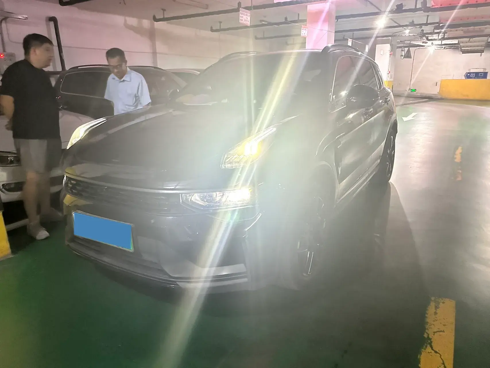 2022 LYNK&CO 01 view 1