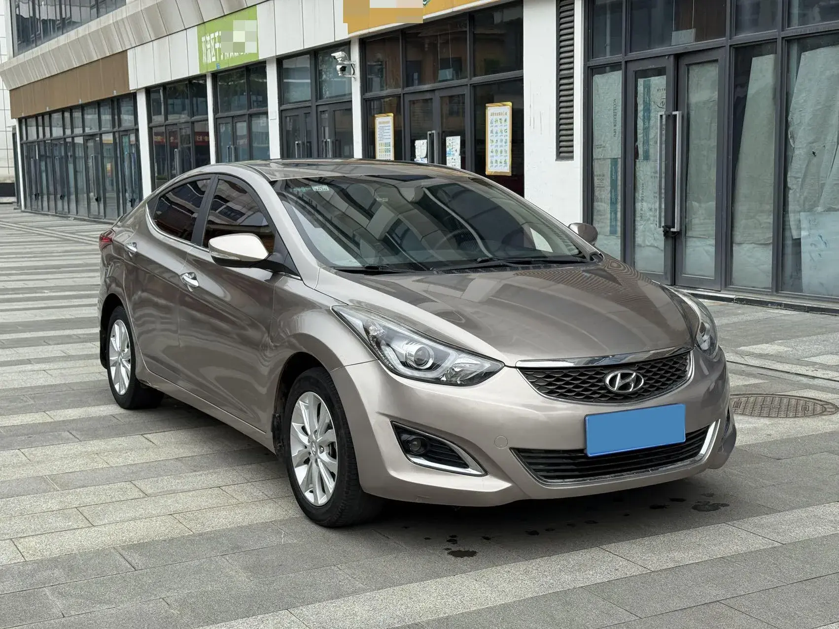 2016 HYUNDAI ELANTRA thumbnail 3