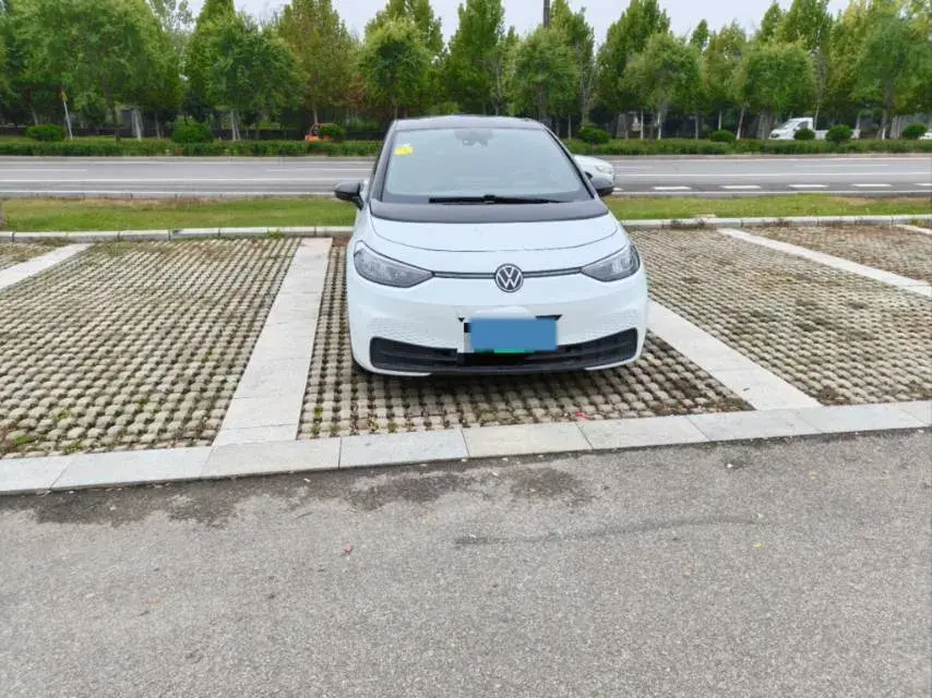 2025 VOLKSWAGEN ID.3 thumbnail 2