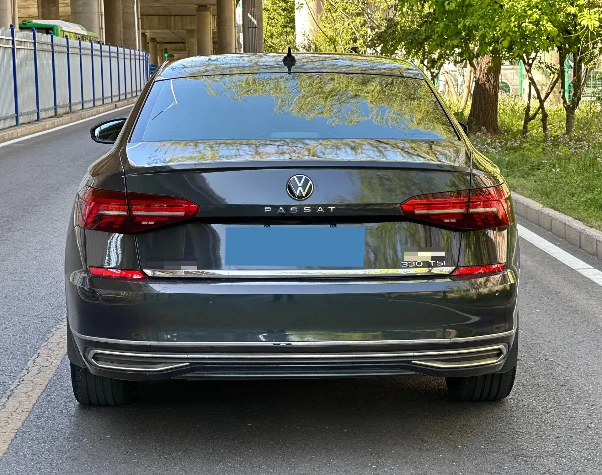 2021 VOLKSWAGEN PASSAT thumbnail 4