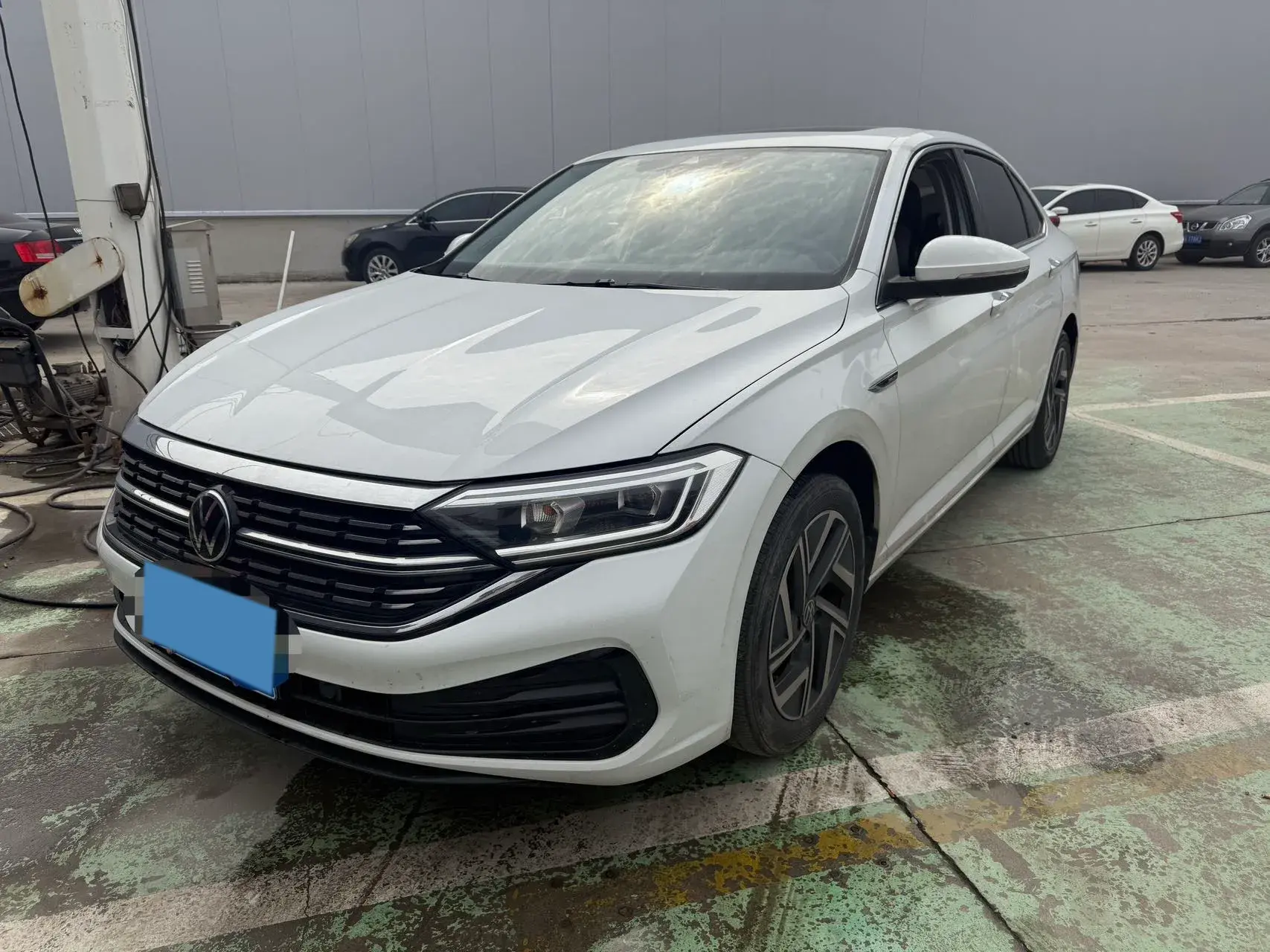 2023 VOLKSWAGEN SAGITAR view 1