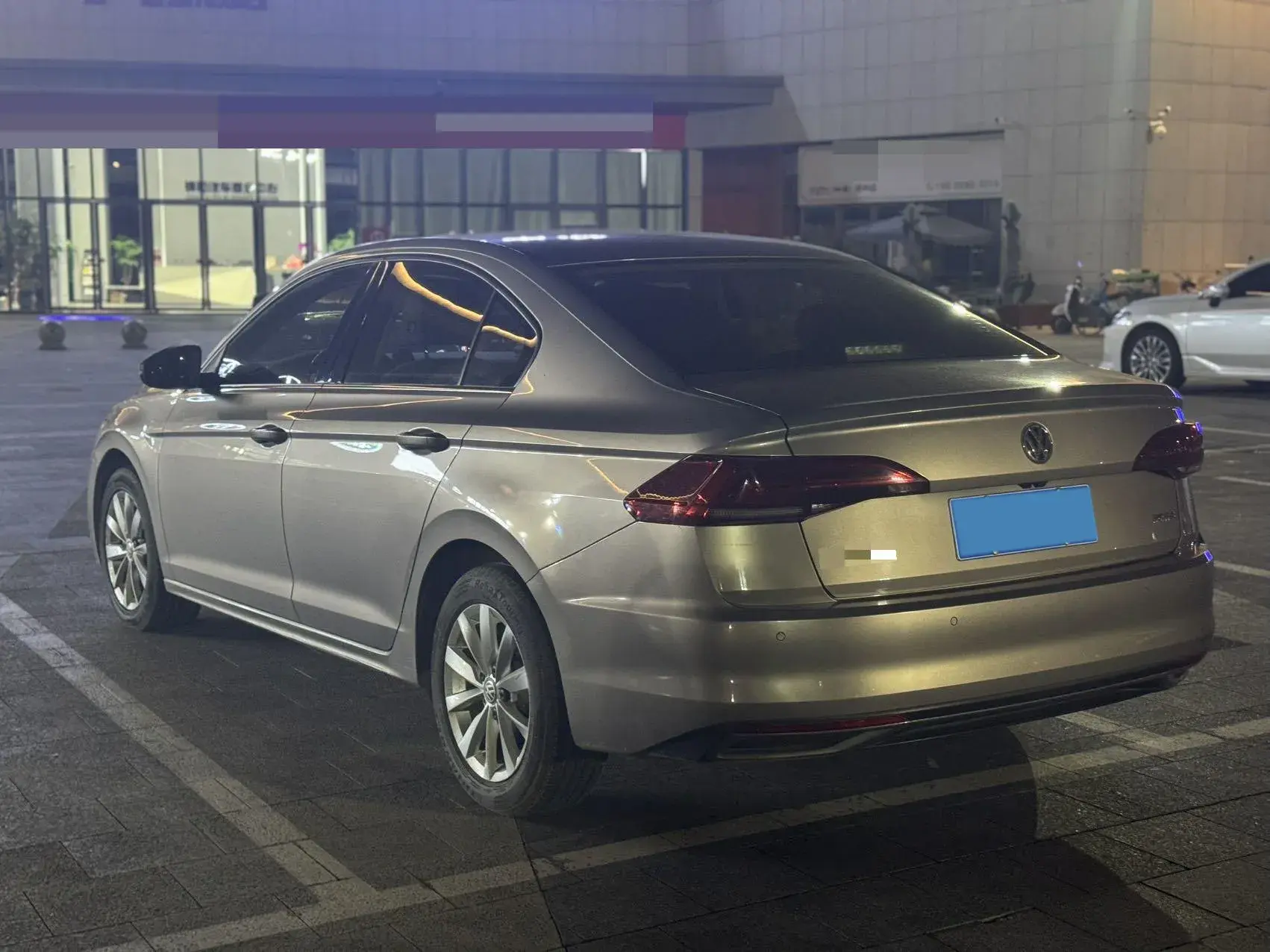 2020 VOLKSWAGEN BORA thumbnail 4