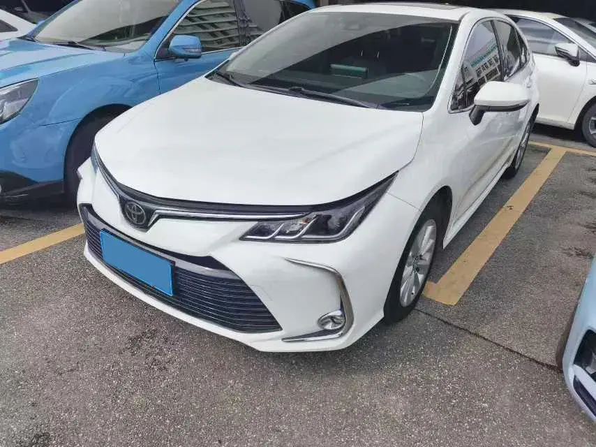 2019 TOYOTA COROLLA view 1