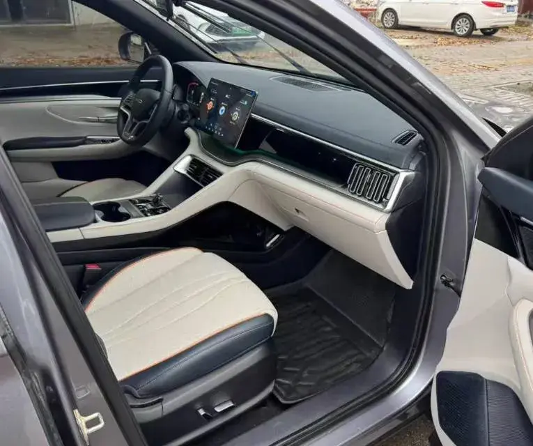 2024 BYD SONG thumbnail 3