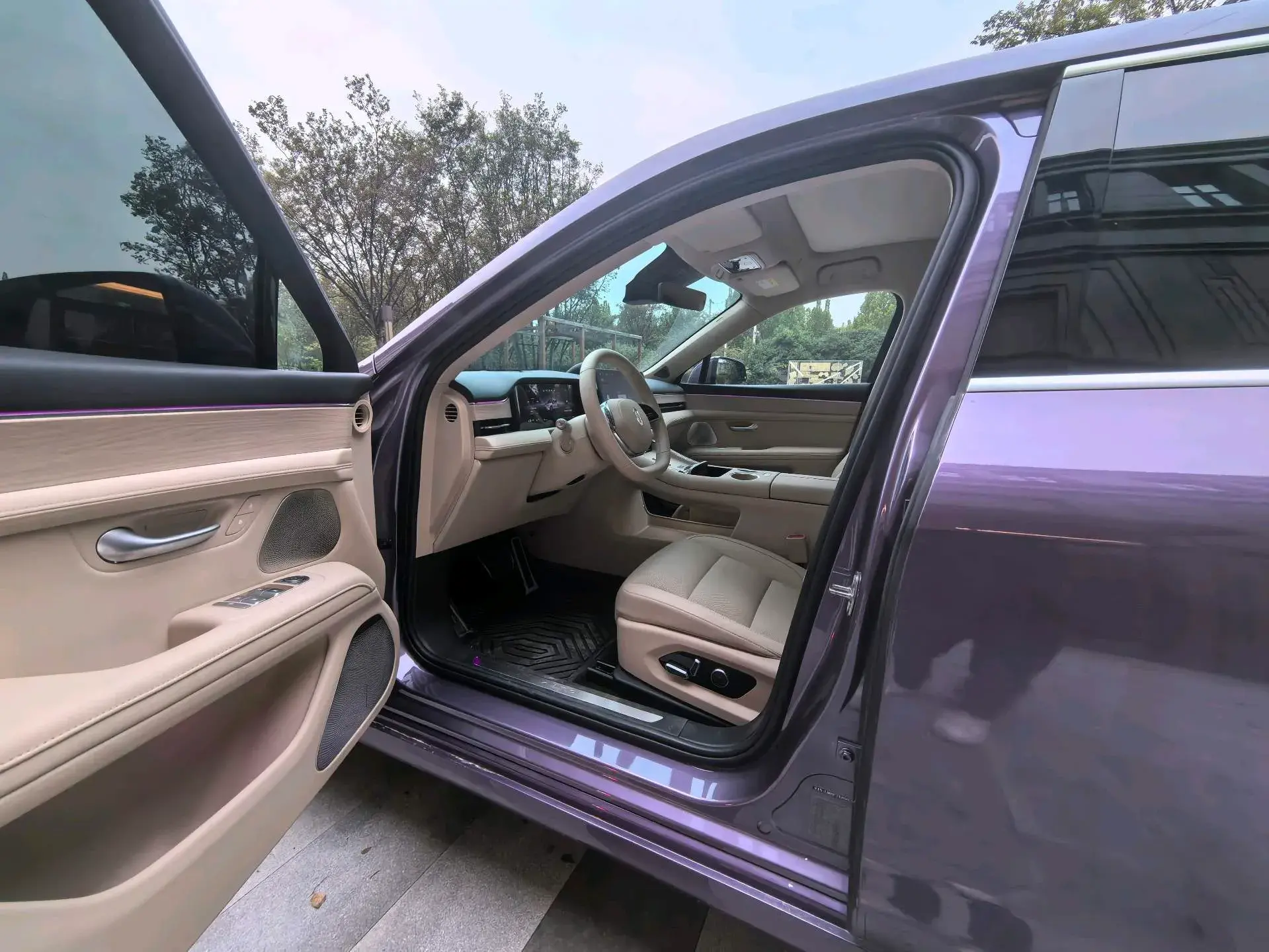 2025 AITO AITO thumbnail 4