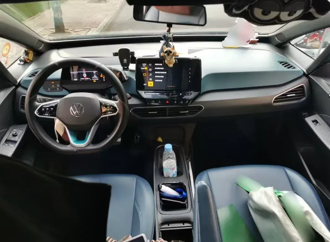 2023 VOLKSWAGEN ID.3 thumbnail 4