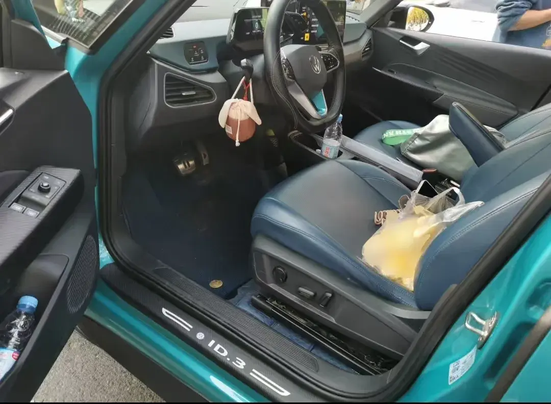 2023 VOLKSWAGEN ID.3 thumbnail 2