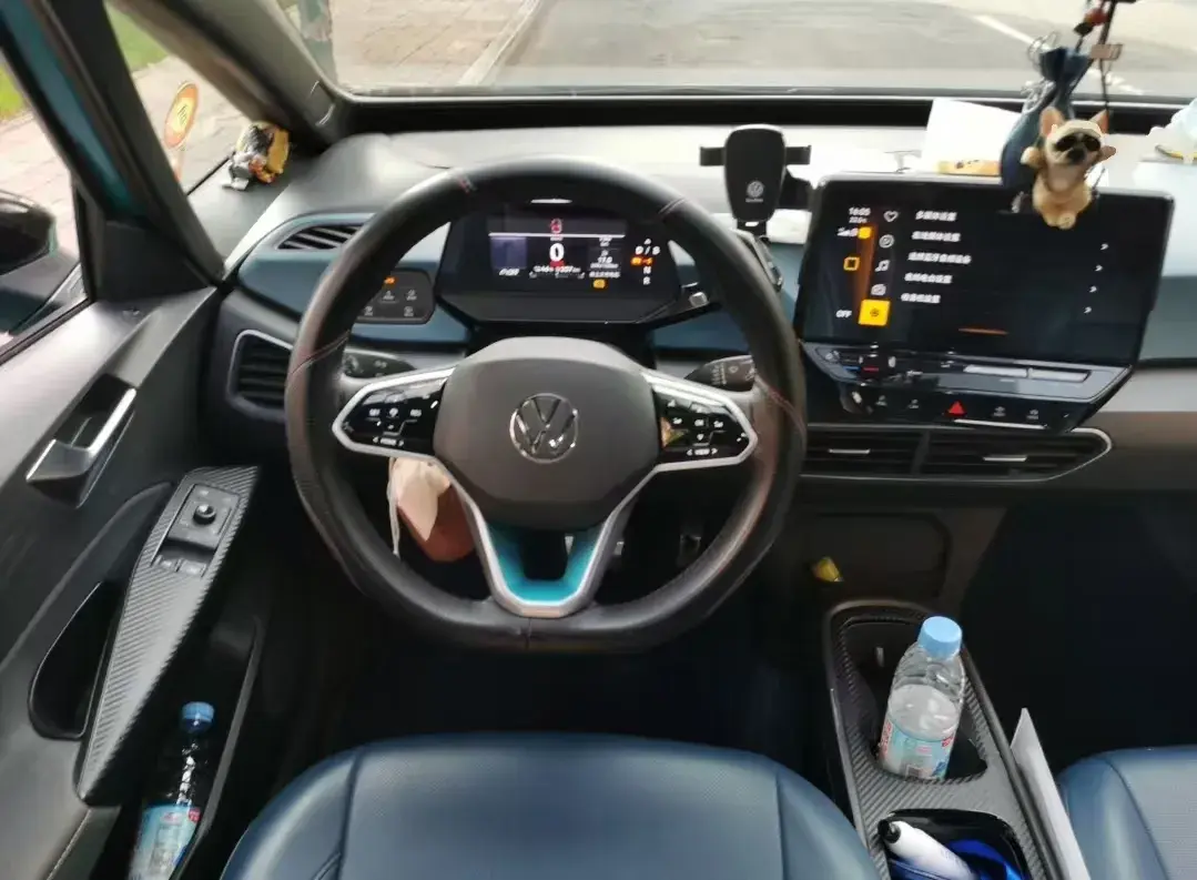 2023 VOLKSWAGEN ID.3 thumbnail 3