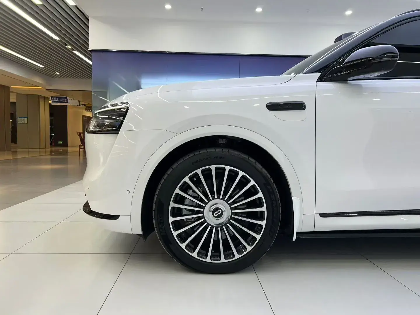 2025 AITO AITO thumbnail 4