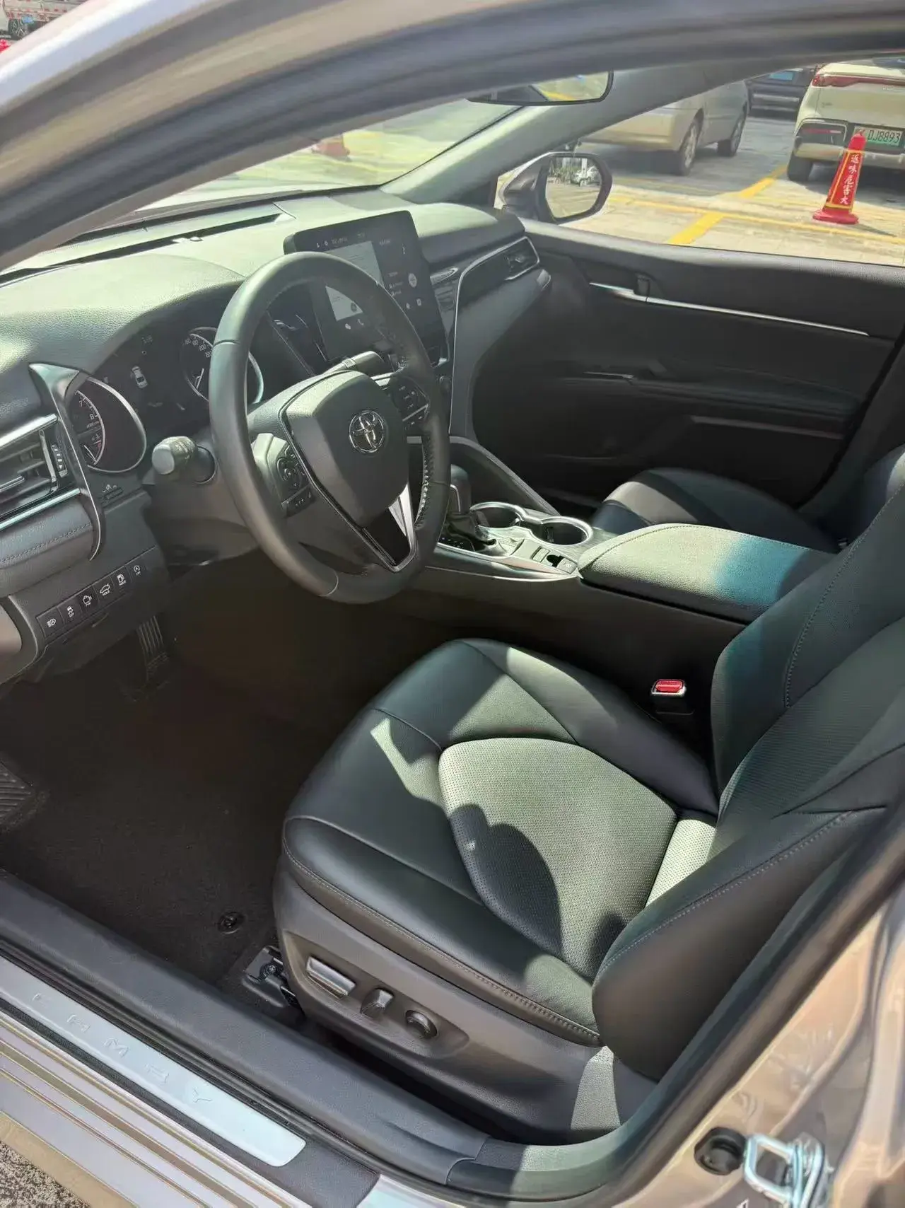 2021 TOYOTA CAMRY thumbnail 4