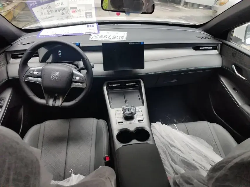 2025 BYD QIN thumbnail 4