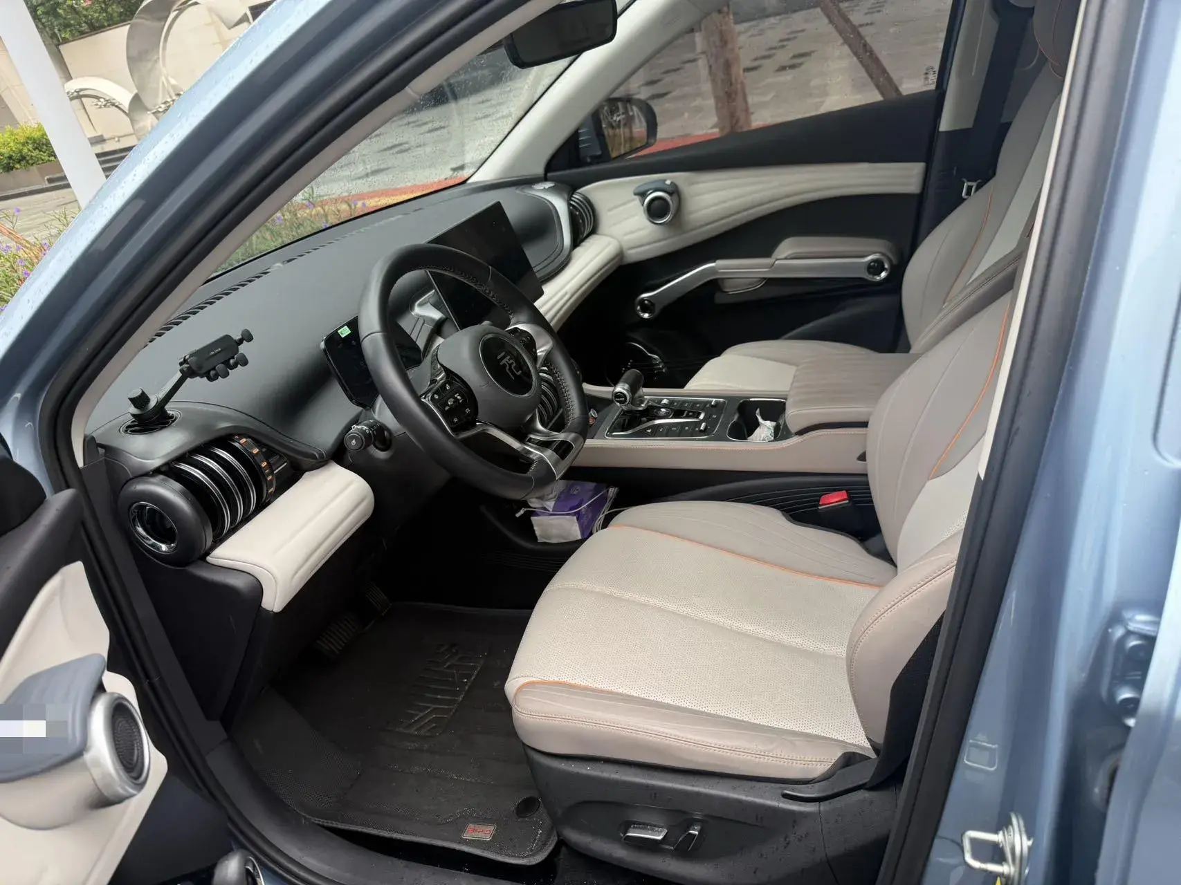 2023 BYD YUAN thumbnail 3