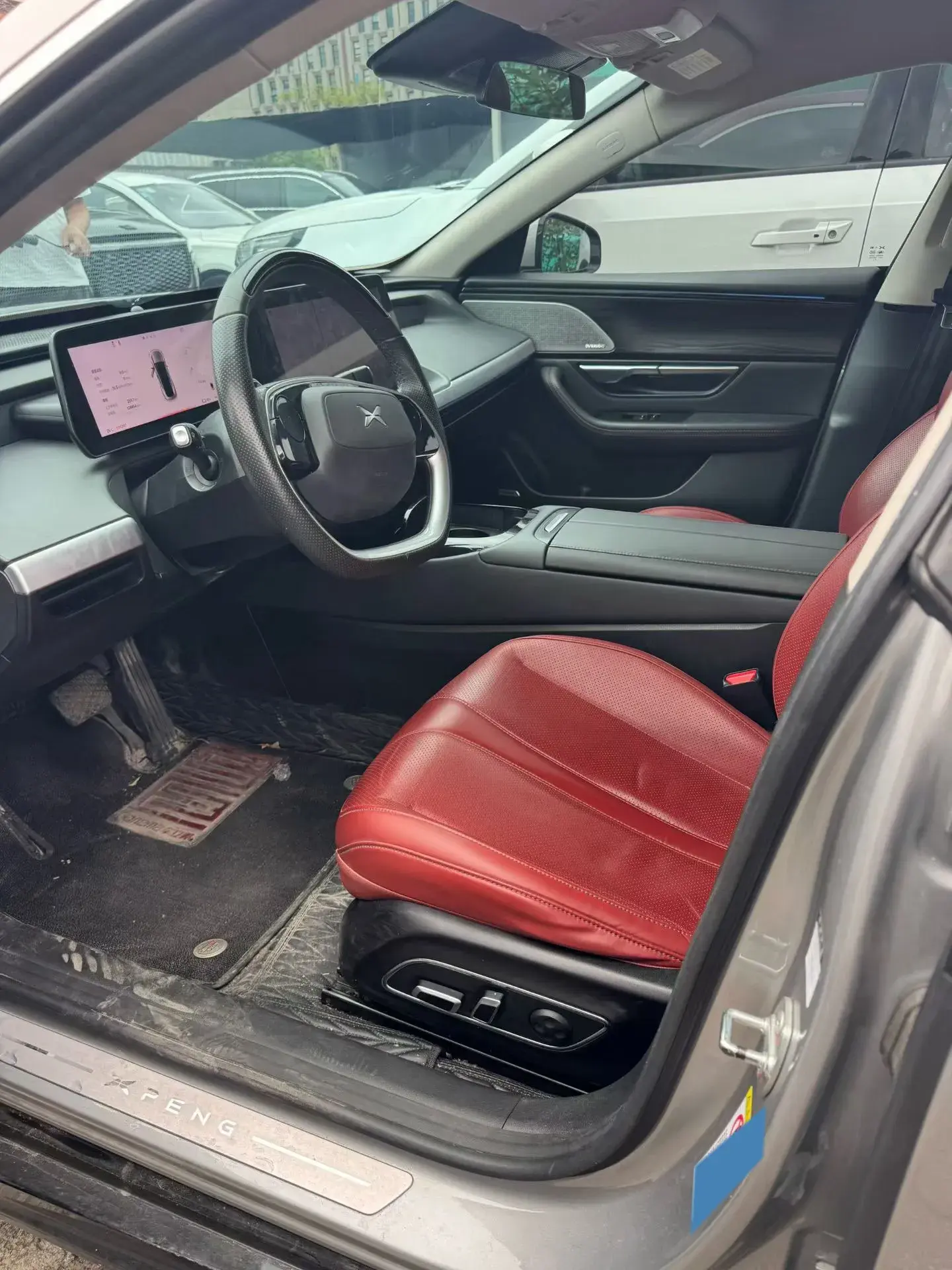 2020 XPENG P7 thumbnail 2