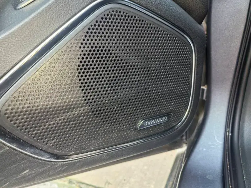 2023 HONGQI H5 thumbnail 4