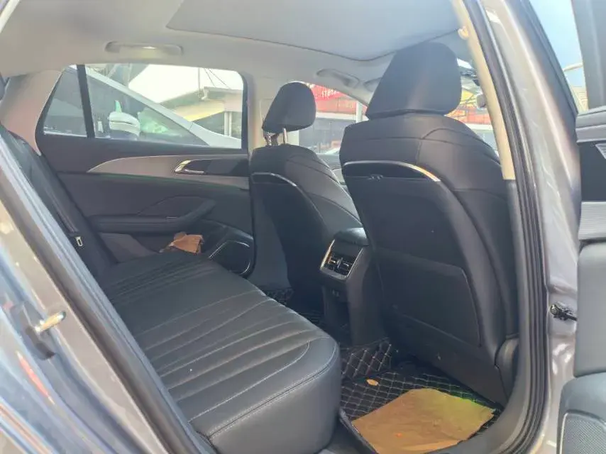 2023 HONGQI H5 thumbnail 3