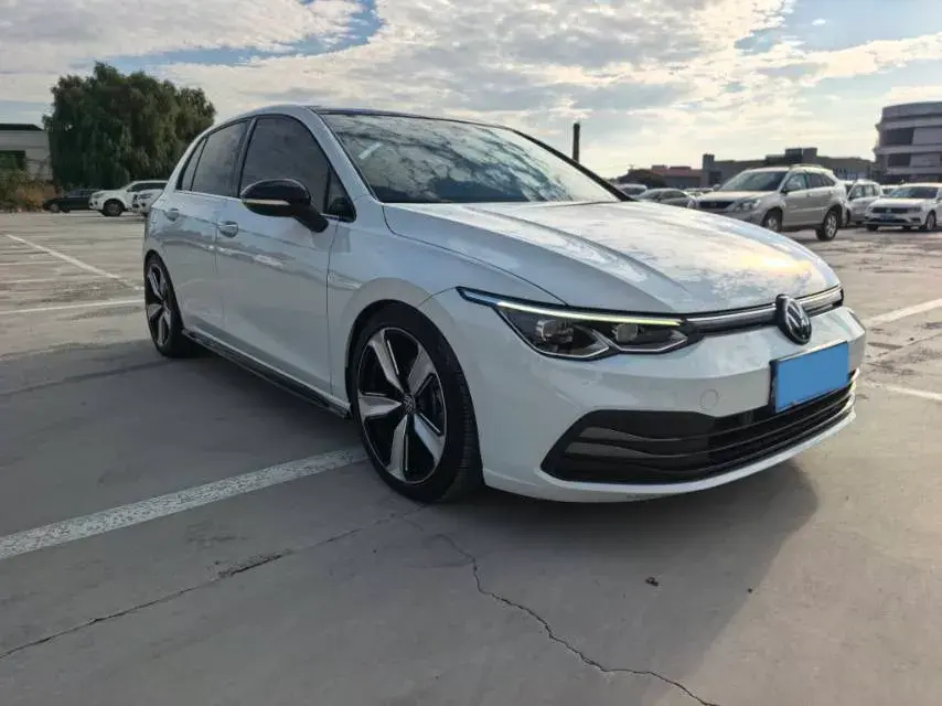 2021 VOLKSWAGEN GOLF thumbnail 3