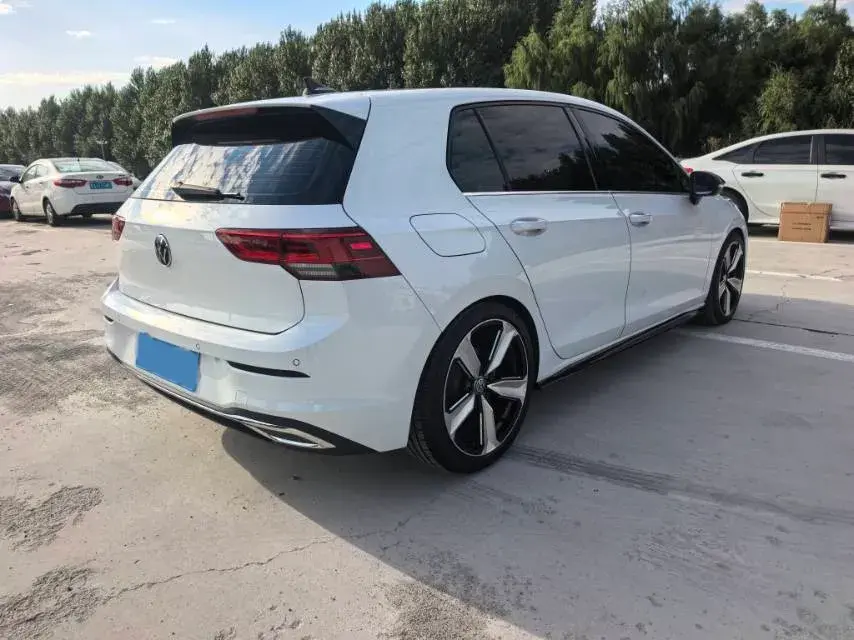 2021 VOLKSWAGEN GOLF thumbnail 4