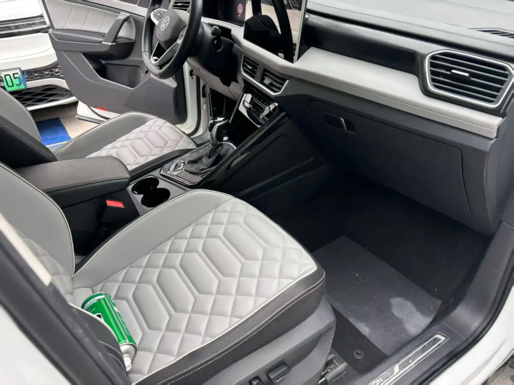 2023 VOLKSWAGEN TAYRON thumbnail 4