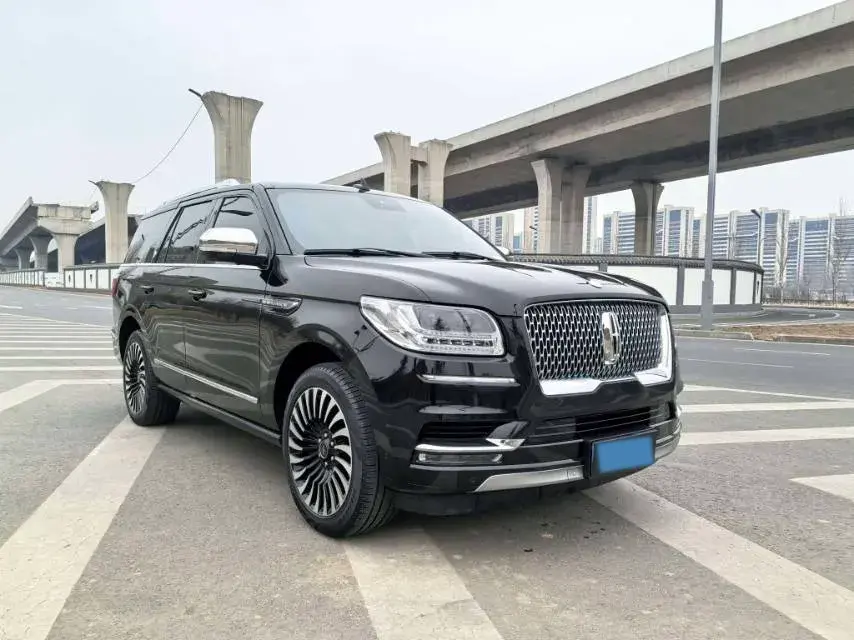 2020 LINCOLN NAVIGATOR thumbnail 3