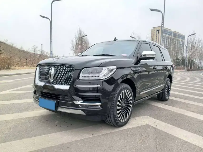 2020 LINCOLN NAVIGATOR view 1