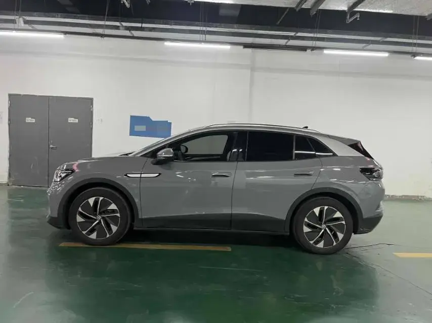 2024 VOLKSWAGEN ID.4 thumbnail 3