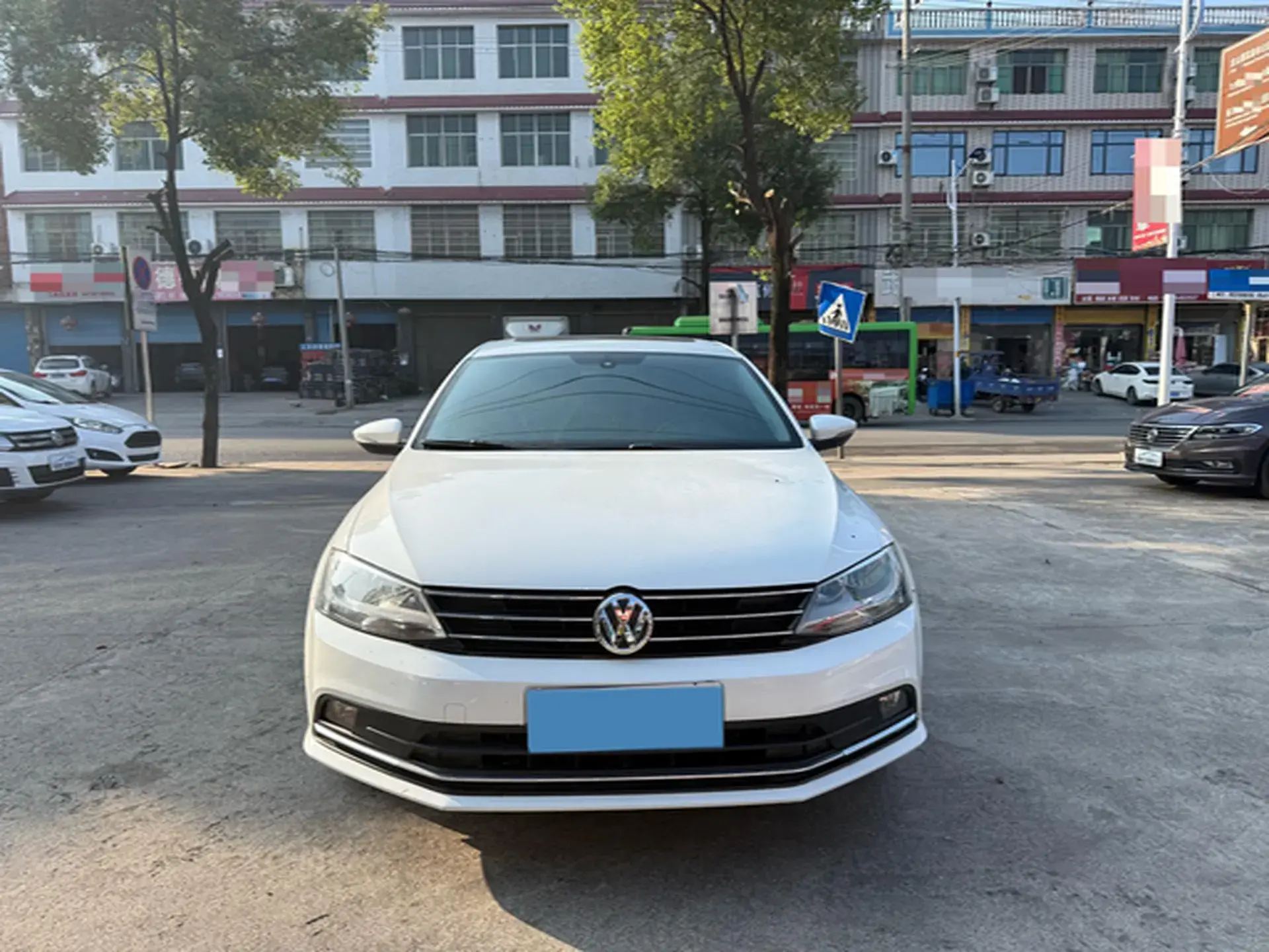 2018 VOLKSWAGEN SAGITAR thumbnail 2