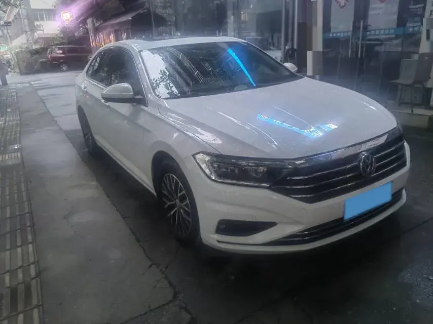 2019 VOLKSWAGEN SAGITAR thumbnail 3