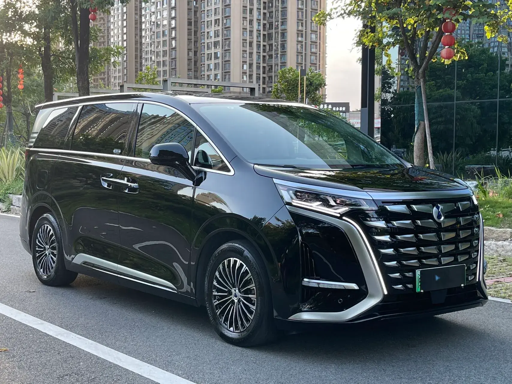 2022 DENZA D9 thumbnail 3