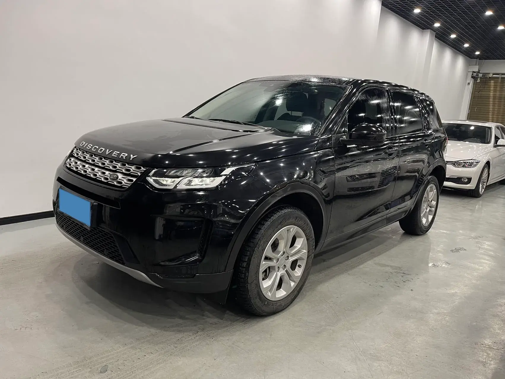 2020 LAND ROVER view 1