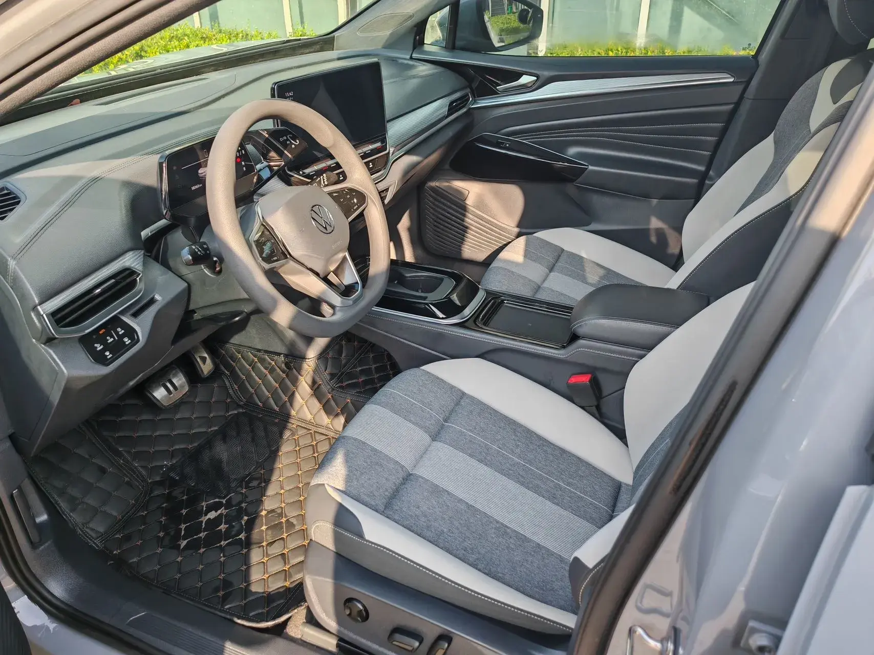 2022 VOLKSWAGEN ID.4 thumbnail 4