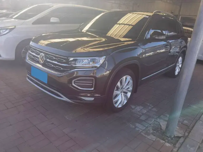 2019 VOLKSWAGEN TAYRON view 1