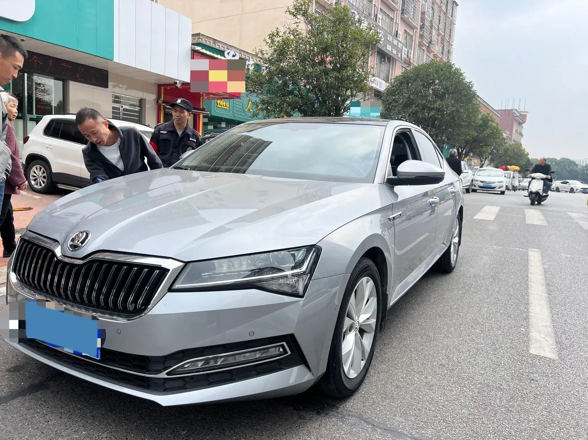 2019 SKODA SUPERB view 1