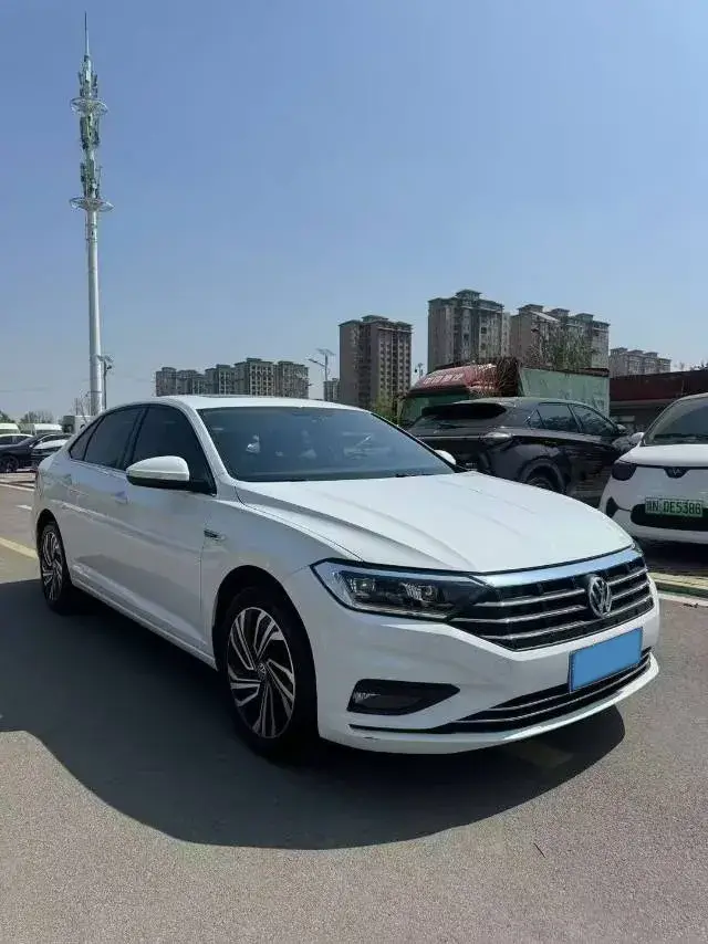 2021 VOLKSWAGEN SAGITAR thumbnail 3