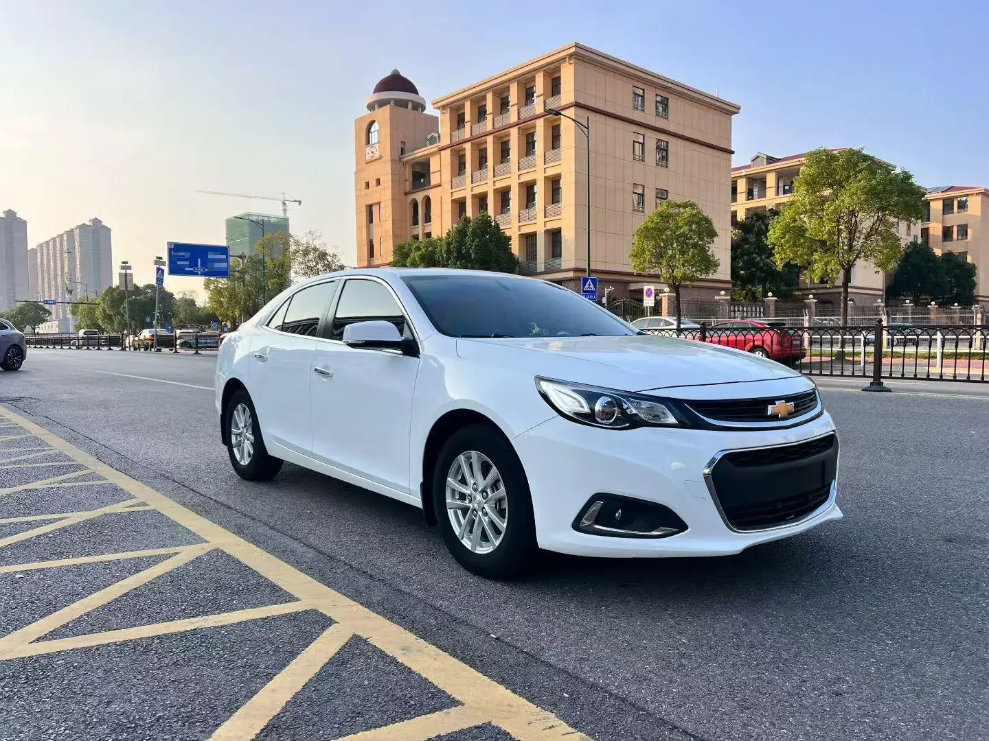 2018 CHEVROLET MALIBU thumbnail 3