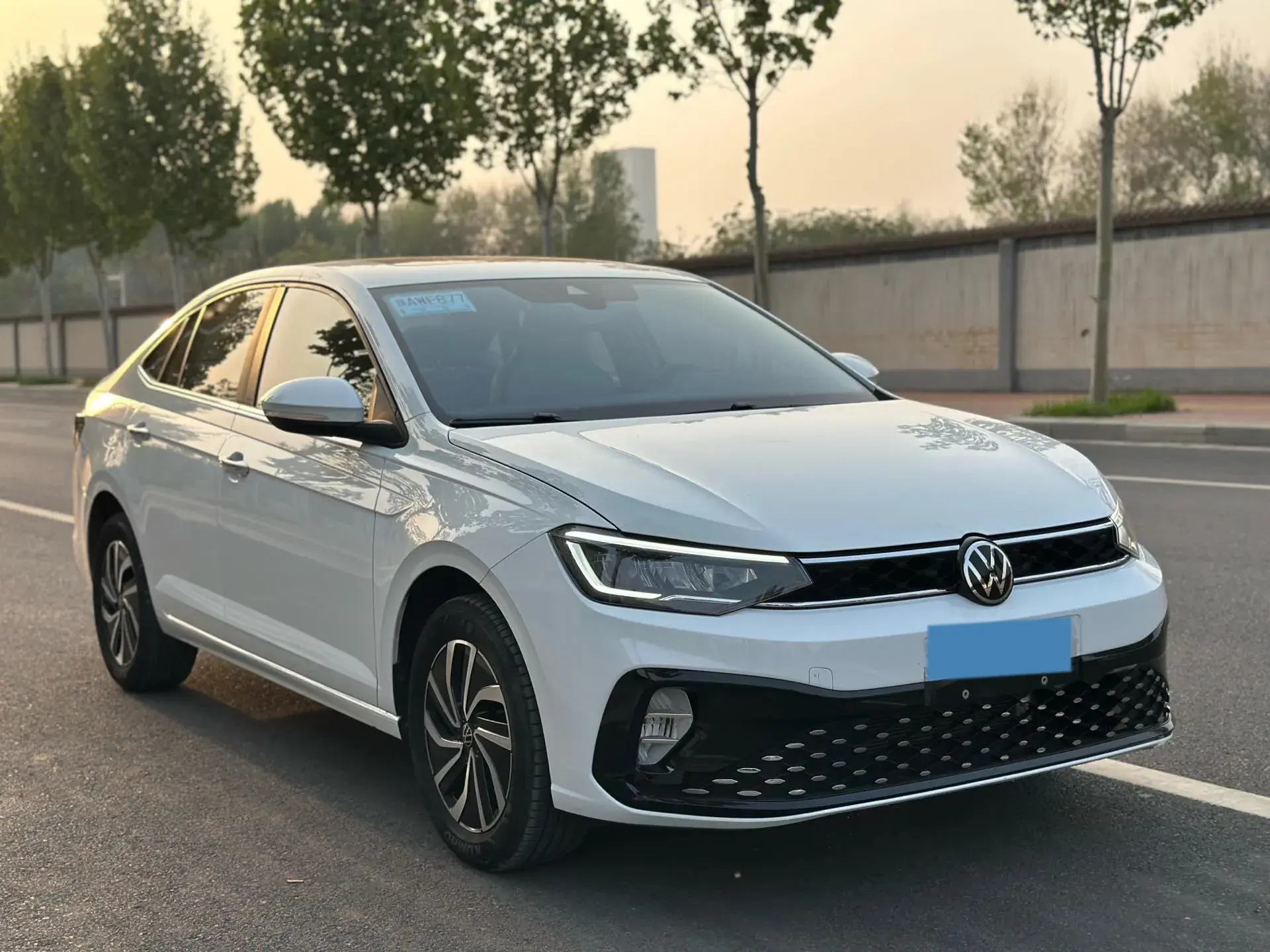 2025 VOLKSWAGEN LAVIDA thumbnail 3