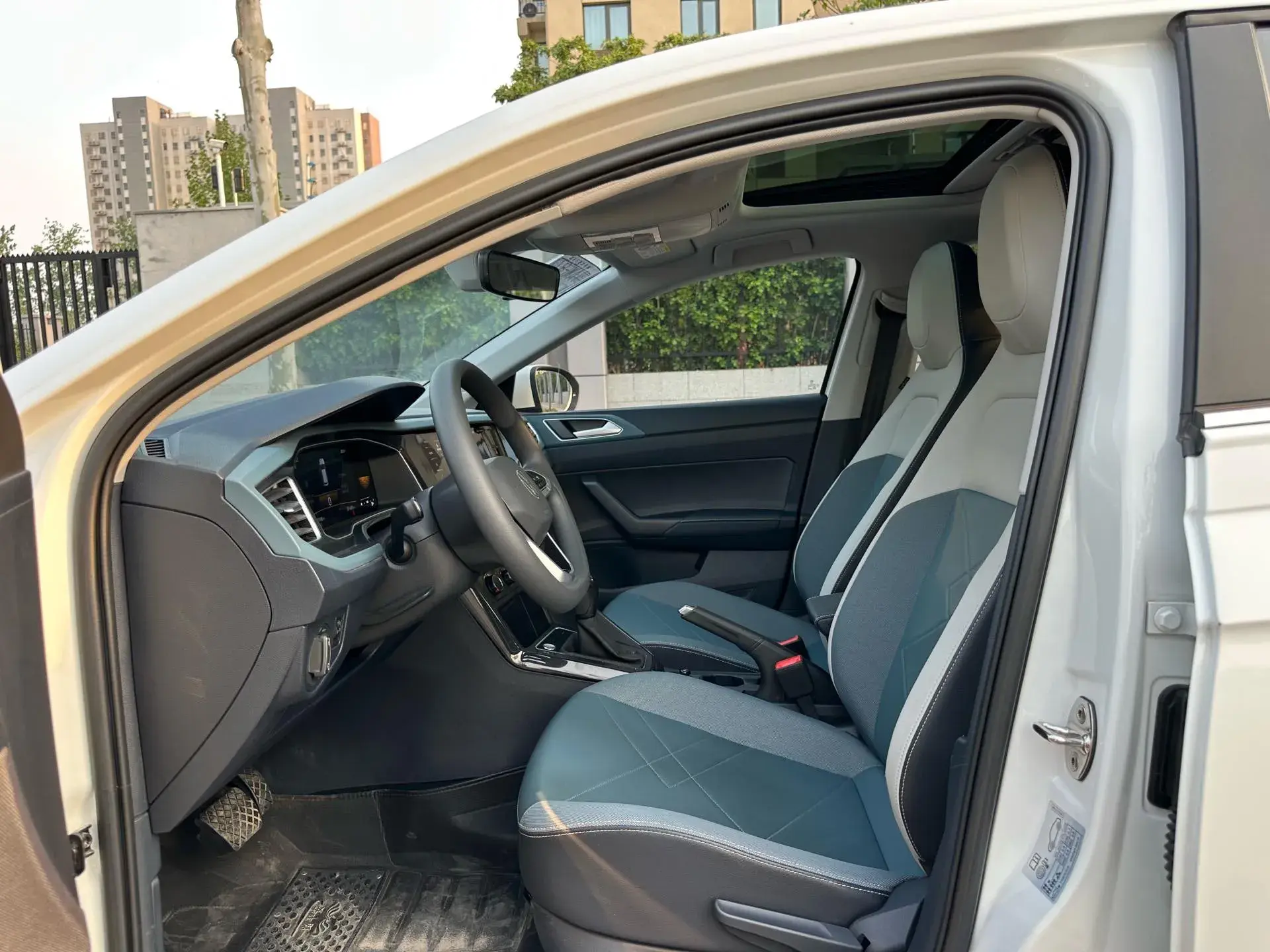 2025 VOLKSWAGEN LAVIDA thumbnail 4